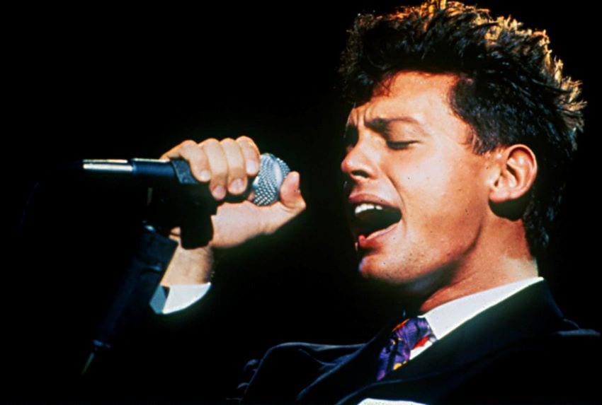 Luis Miguel in concert, decade of the 90's.